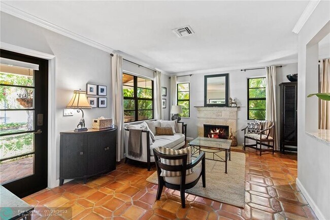 Building Photo - 900 SW 9th Terrace