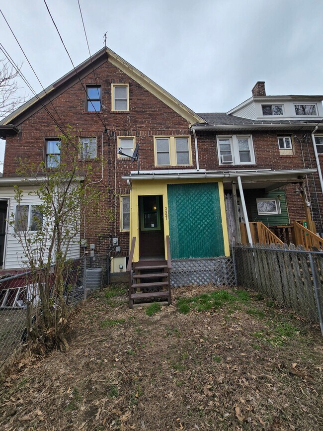 Foto del edificio - 3931 Bell St