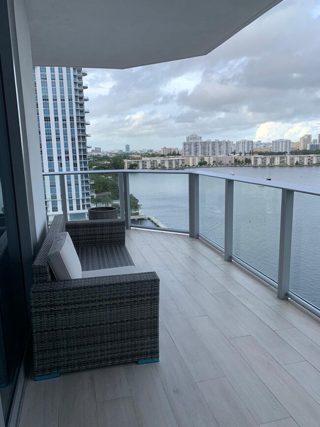 BALCONY - 17111 Biscayne Blvd