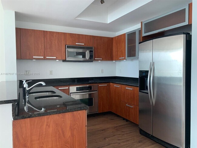 Foto del edificio - 3131 NE 188th St