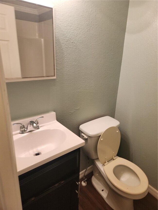 5901 Bryce Ln Unit 5946, Town 'n' Country, FL 33615 Room for Rent in