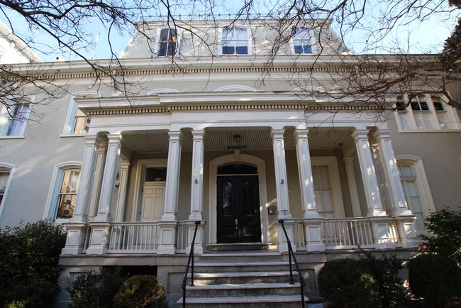 Building Photo - 212 W Franklin St