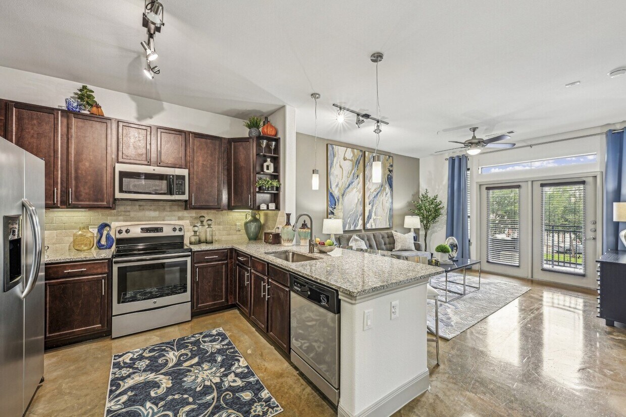 Foto principal - Walk Everywhere – Downtown Living at Its Best