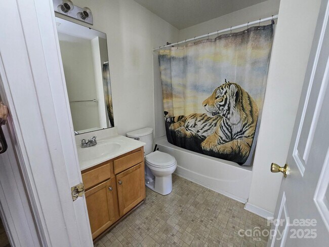 Foto del edificio - 639 Fawnborough Ct