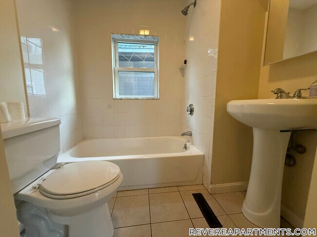 Foto del edificio - 1096 N Shore Rd