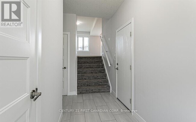Photo du bâtiment - 3380 Singleton Ave