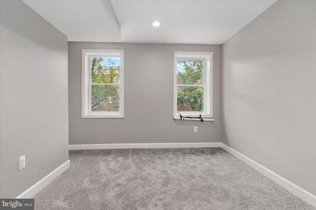 Foto del edificio - 1230 W Lombard St