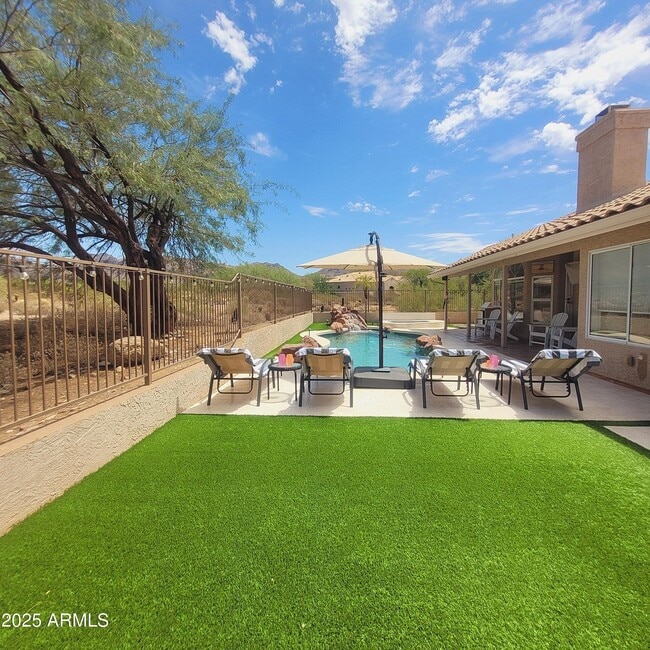 Building Photo - 9482 E Palm Tree Dr