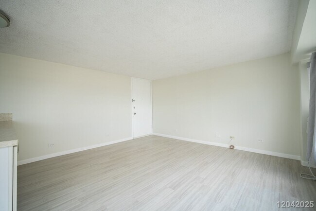 Foto del edificio - Urban Comfort & Convenience – High-Floor 1 Bed, 1 Bath with Scenic Views