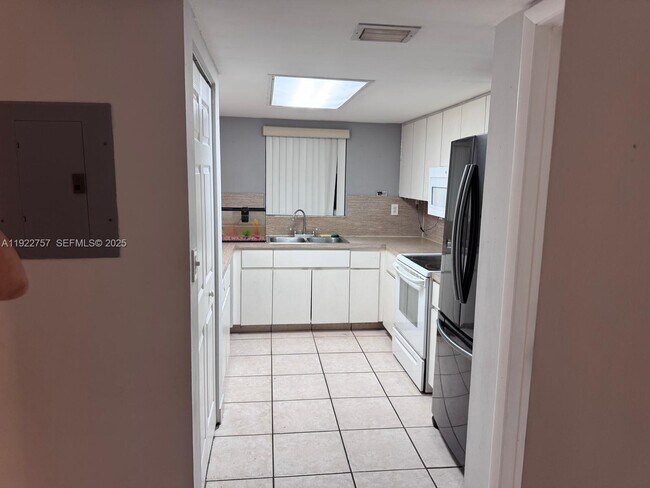 Foto del edificio - 1310 NW 24th Ave