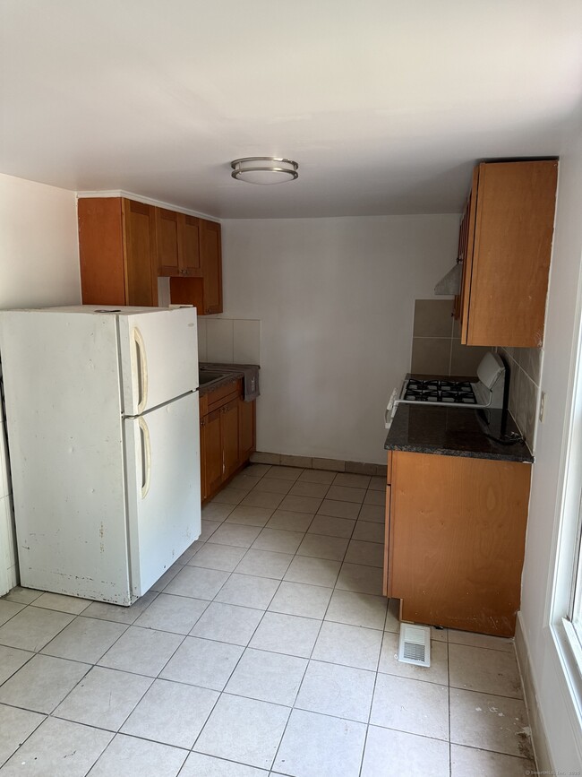 Building Photo - 49 Sedgewick St