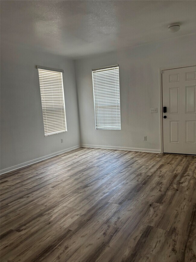 Foto del edificio - 6703 Cortenridge Ln