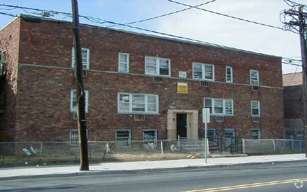 Foto principal - 321 Sanford Ave