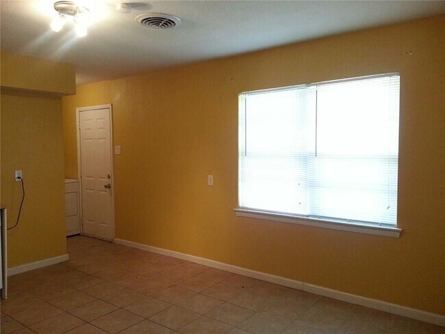 Foto del edificio - 2712 W Rochelle Rd