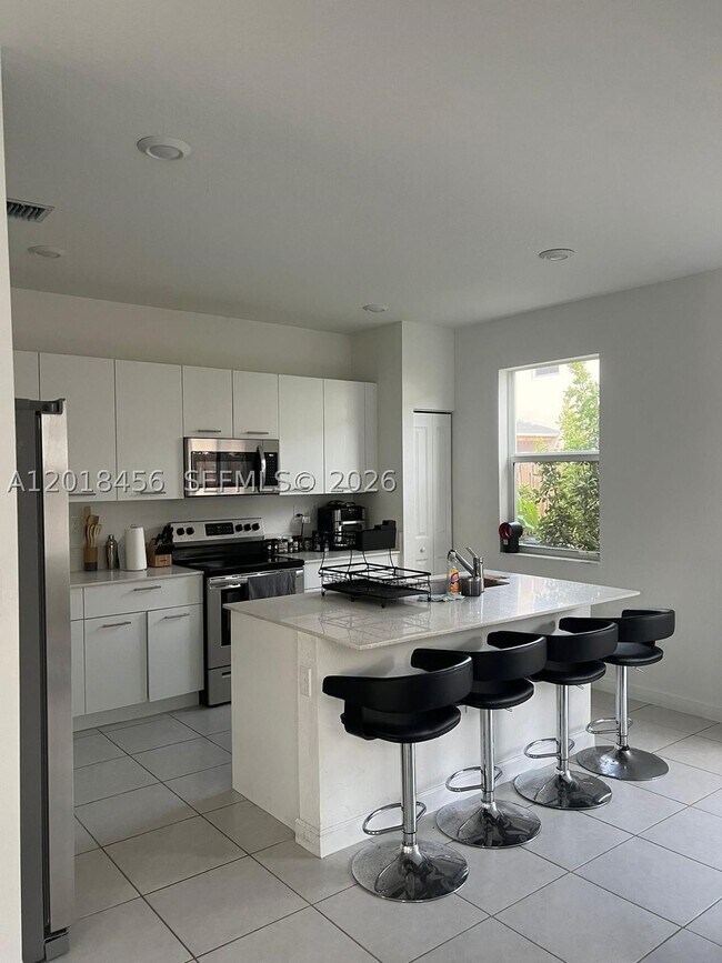 Foto del edificio - 12645 NW 24th Ave