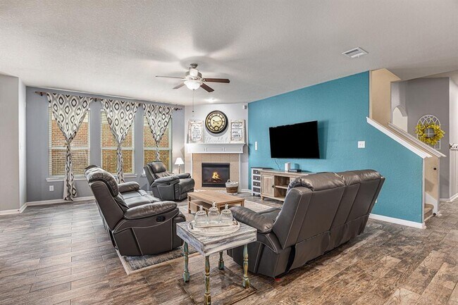 Building Photo - 9962 Manor Spring Ln