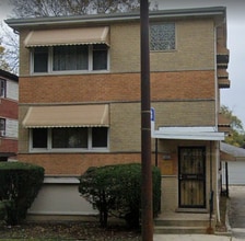 Building Photo - 933 W 95th St