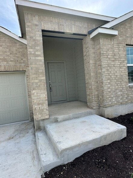 Building Photo - 195 Otter Rd