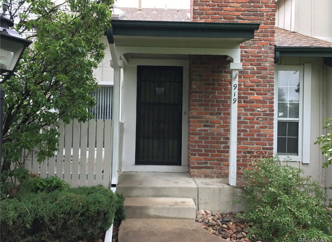 Front door and patio - 919 S Granby Way