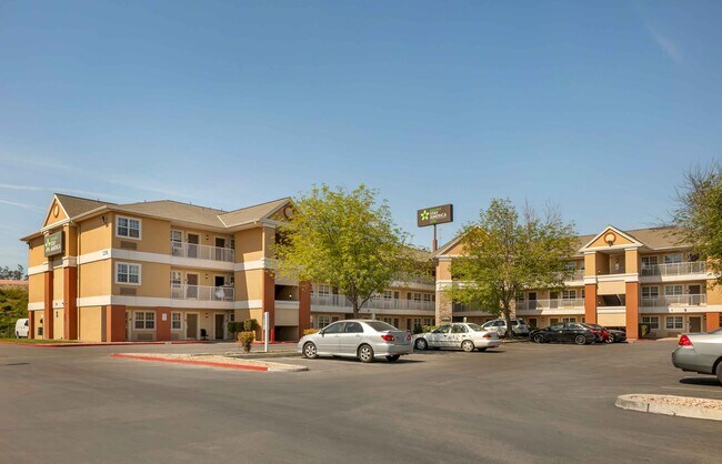 Foto del edificio - Furnished Studio-Bakersfield - California Avenue