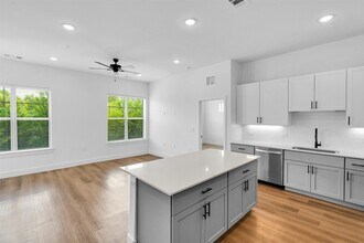 Building Photo - 1310A Provident Dr