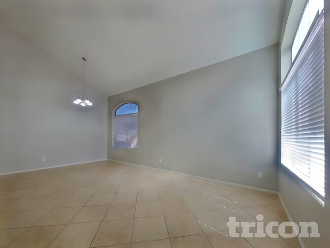 Building Photo - 13700 N 82nd Ln