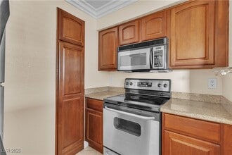 Building Photo - 8101 W Flamingo Rd