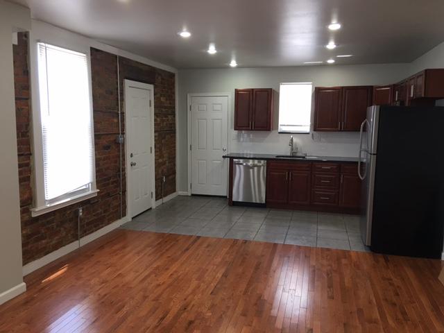 Primary Photo - 5300 Addison St