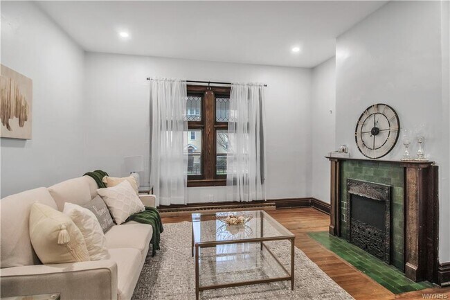 Foto del edificio - 374 Baynes St