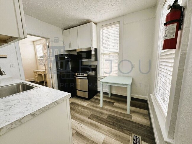 Foto del edificio - 427-431 E. Bijou St.