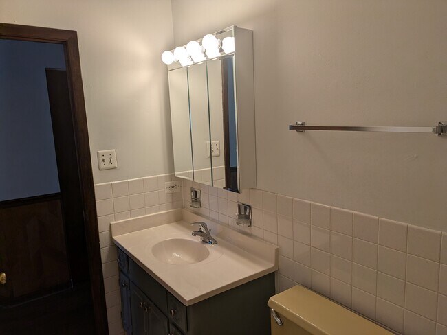 Building Photo - 5630 W 107th St