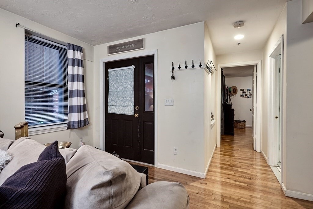 Foto principal - 265 Emerson St