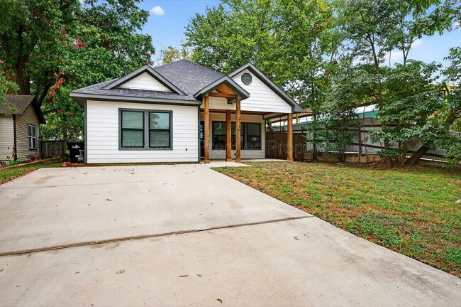 Foto del edificio - 211 W Murray St