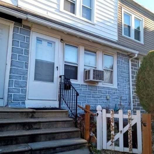 Foto del edificio - 135 N Carol Blvd