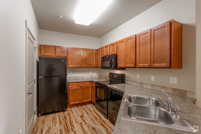 1BR, 1BA - 945 SF - Fairway Meadows