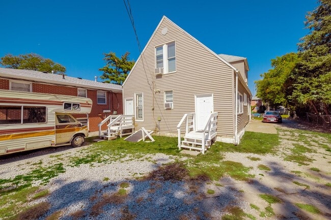 Building Photo - 1629 C St