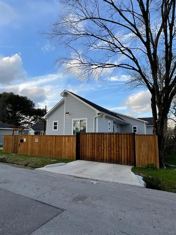 3101 Adelia St, Houston, TX 77026 House for Rent in Houston, TX