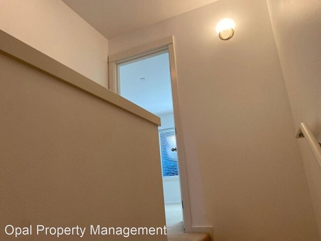 Foto del edificio - 2 br, 2.5 bath House - 22564 NE Alder Cres...