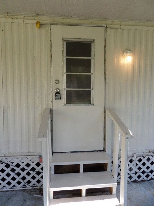 Building Photo - 6630 Candice Ln
