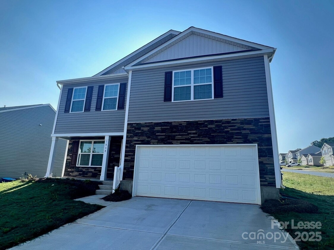 Foto principal - 7868 Whispering Strm Dr