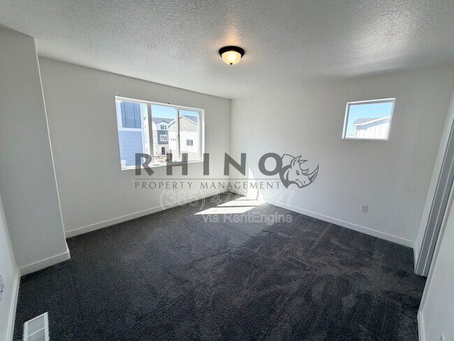 Foto del edificio - 4673 W Miramonte Wy