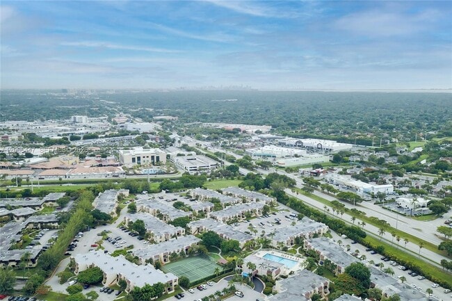 Building Photo - 13898 SW 90th Ave