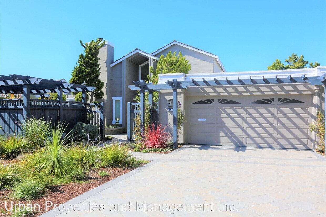 Foto principal - 4 br, 2 bath House - 591 Marlin Court