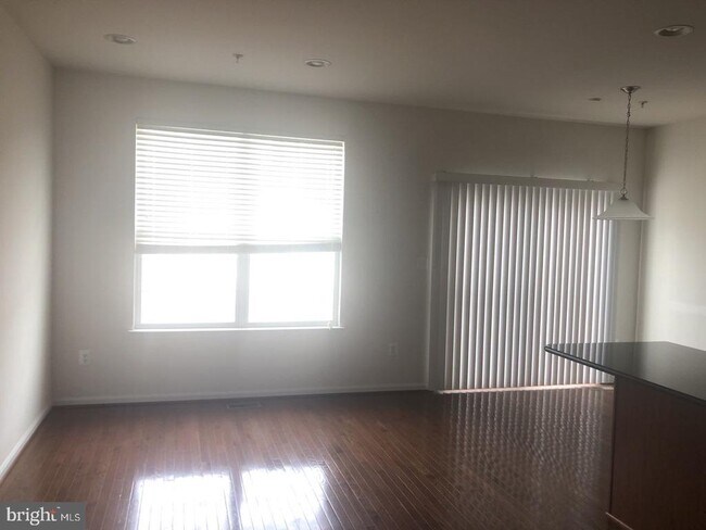Foto del edificio - 2657 Shade Branch Rd