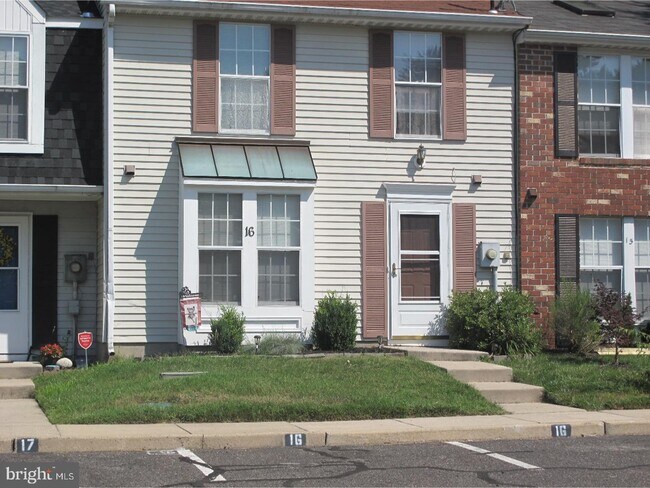 Foto del edificio - 16 Dorchester Cir