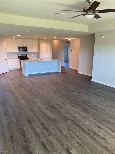 Foto del edificio - 24611 Bastiani Canvas Ln