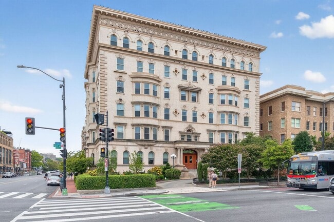 Foto del edificio - Available Now! Beautiful 1 Bedroom Off U S...