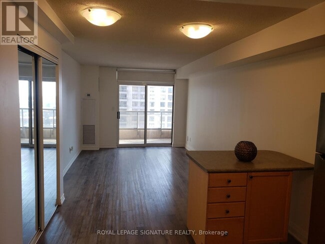 Building Photo - 3888 Duke of York Blvd