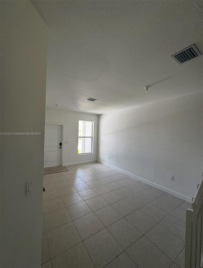 Building Photo - 112 SW 184th Way