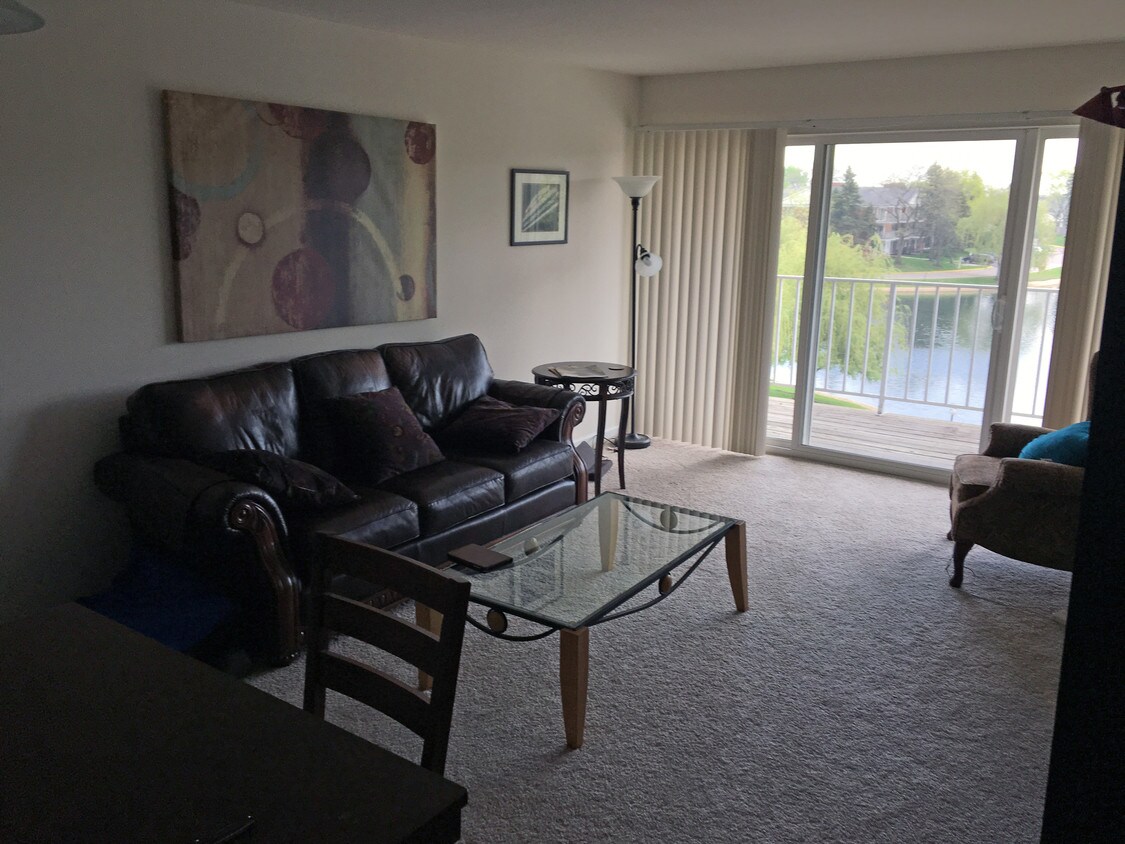 1104 Plum Grove Rd, Schaumburg, IL 60173 Apartments in Schaumburg, IL